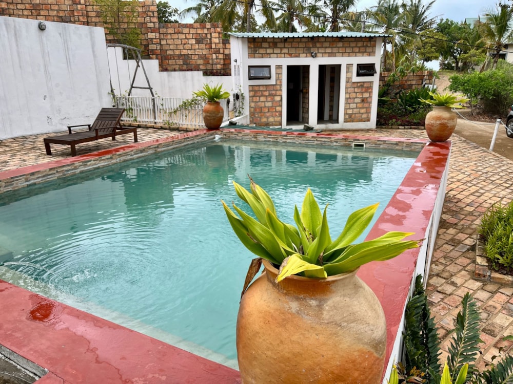 Beach resort for sale in Praia da Barra, Mozambique - 3MQ1669154