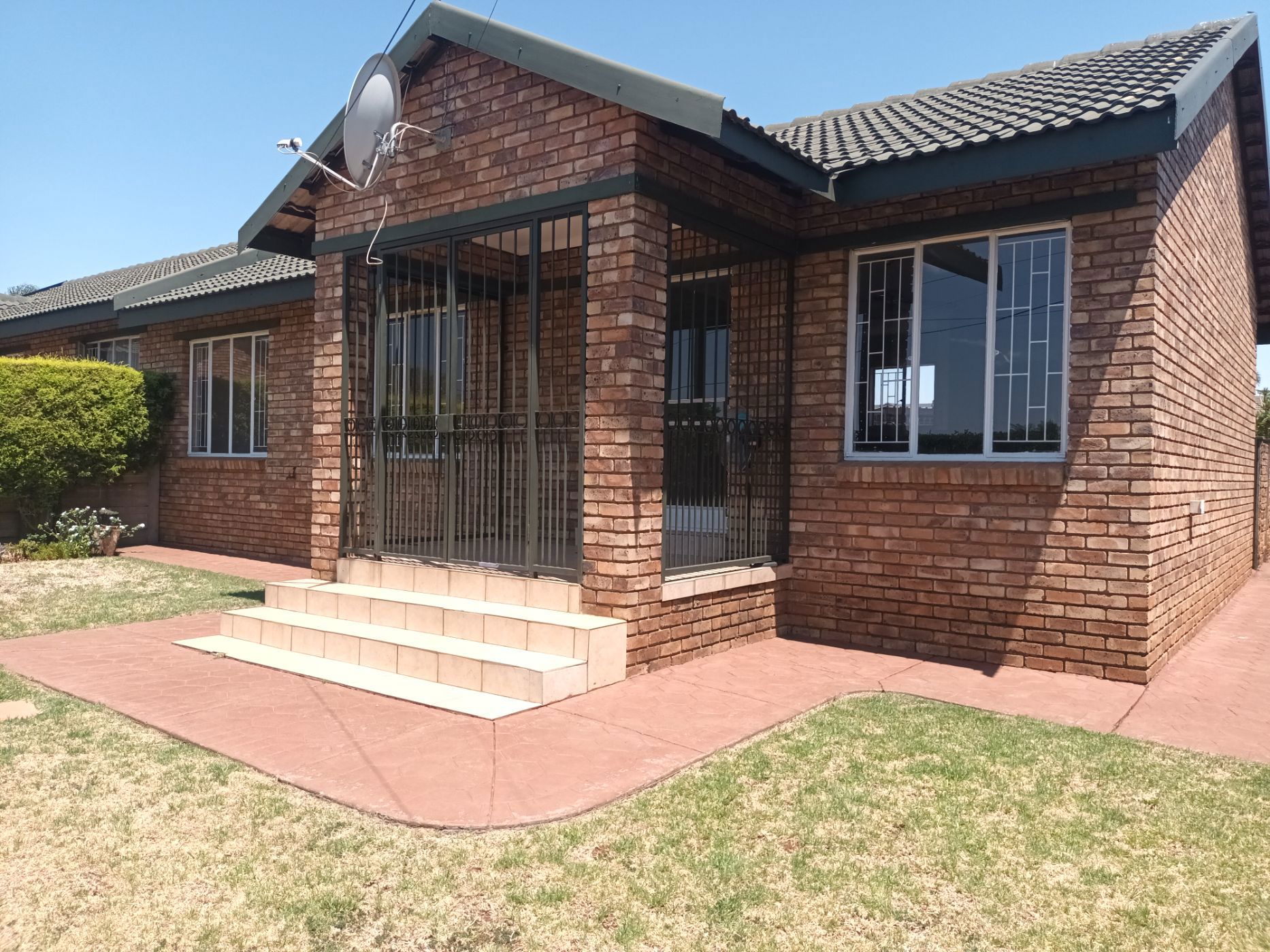 House sold in East Lynne - PT1680121