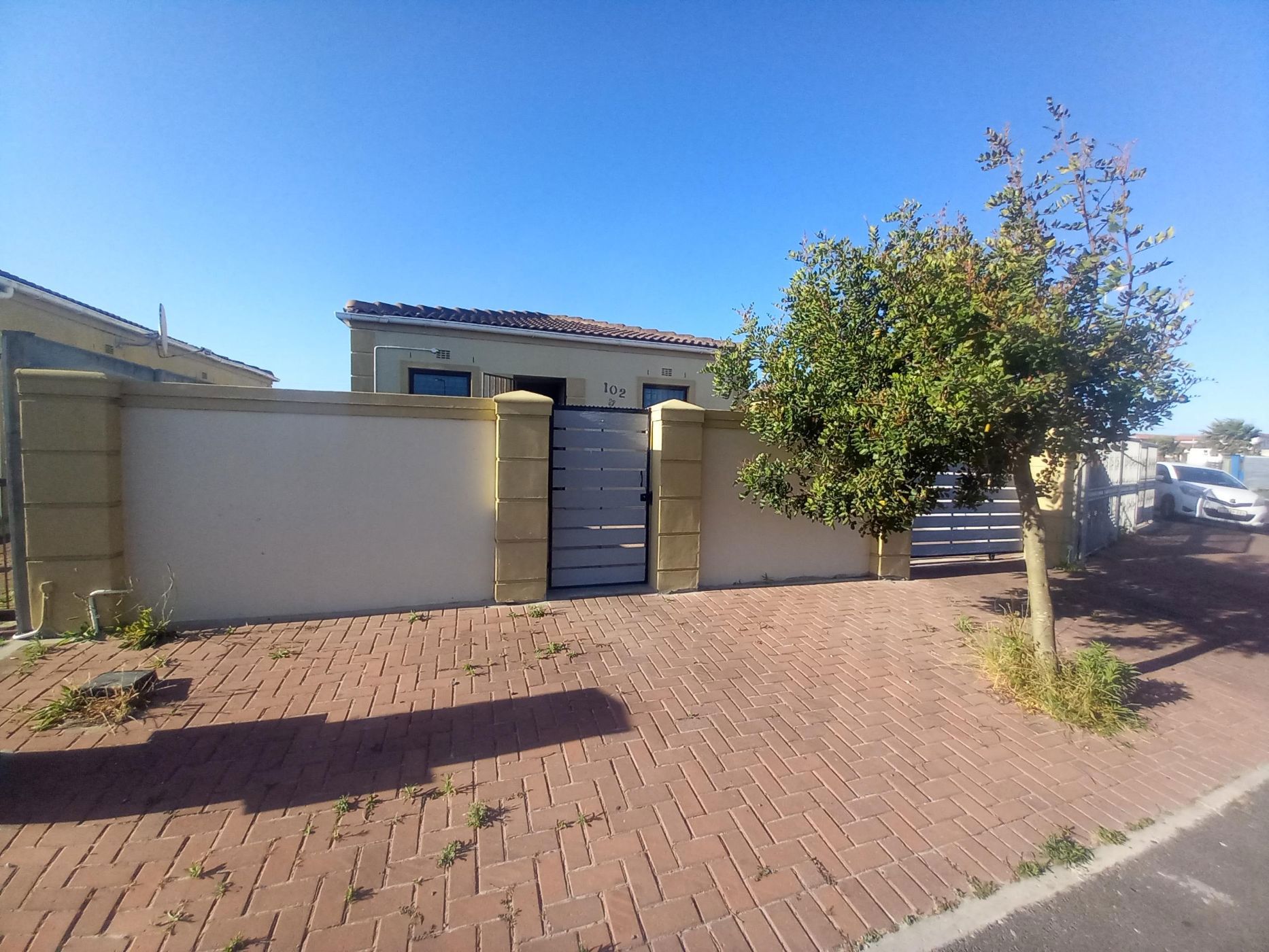 House for sale in Montclair, Cape Town - 1MN1680878
