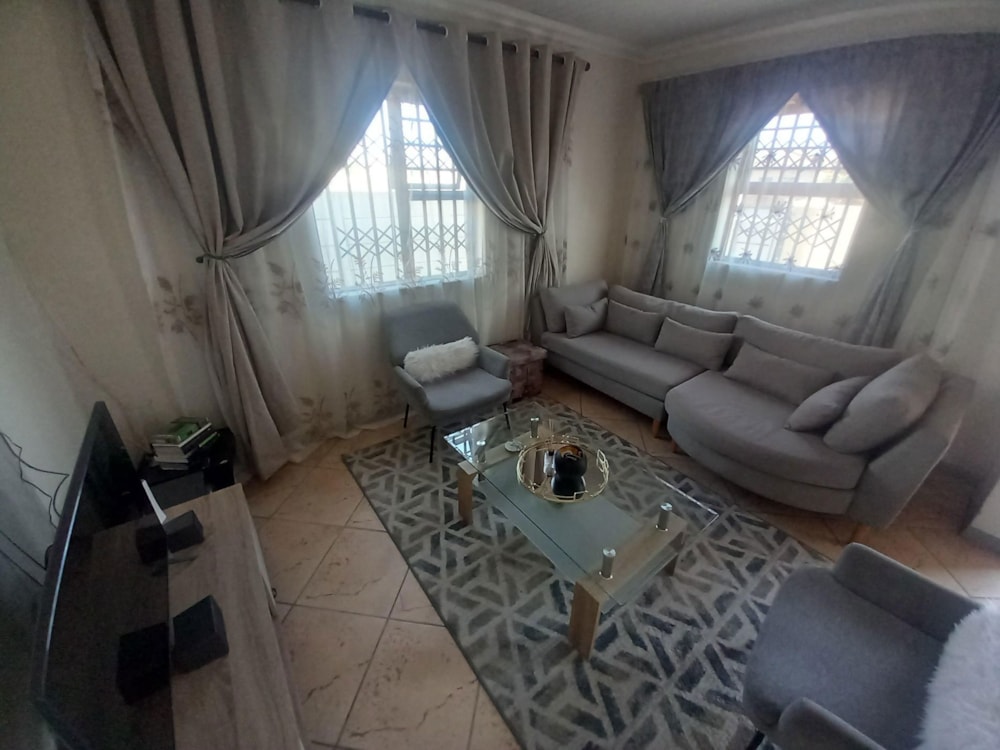 House for sale in Montclair, Cape Town - 1MN1680878