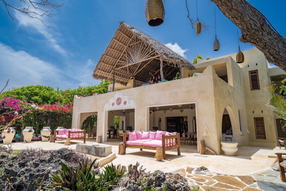 Beachfront villa to rent in Vipingo, Kenya - 3KE1680185