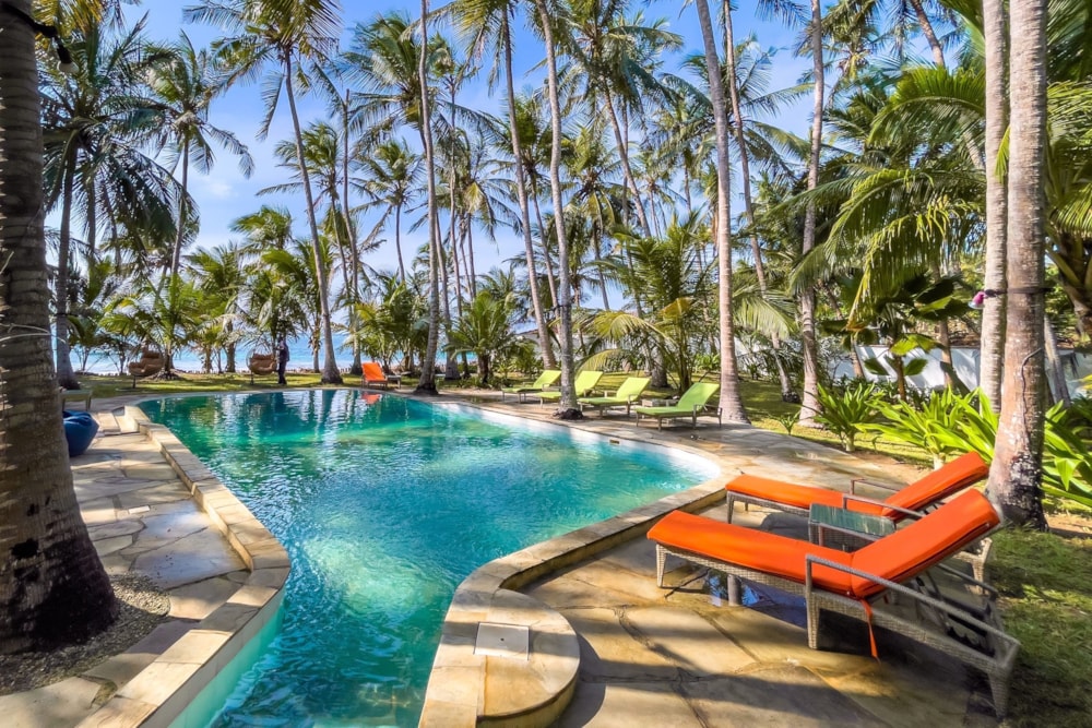 Beachfront villa to rent in Diani, Kenya - 3KE1683458