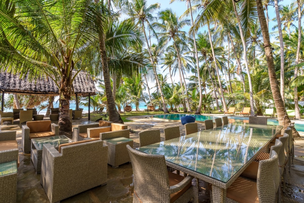 Beachfront villa to rent in Diani, Kenya - 3KE1683458