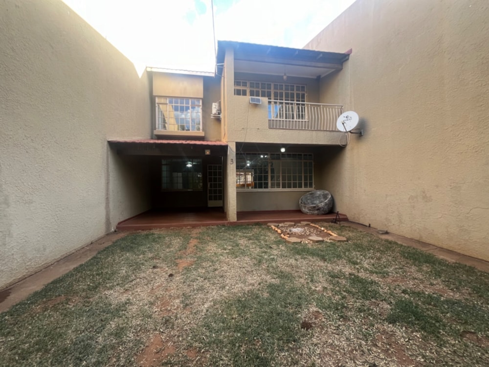 Townhouse to rent in Protea Park, Rustenburg - 1RU1677531