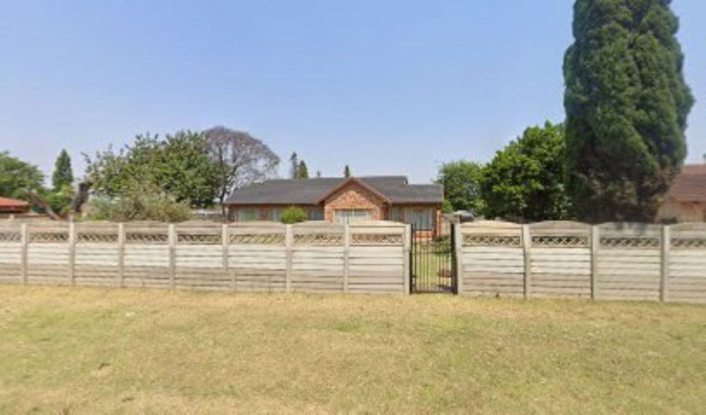 House for sale in Crystal Park - EN1679828 House for sale in Crystal Park - EN1679828