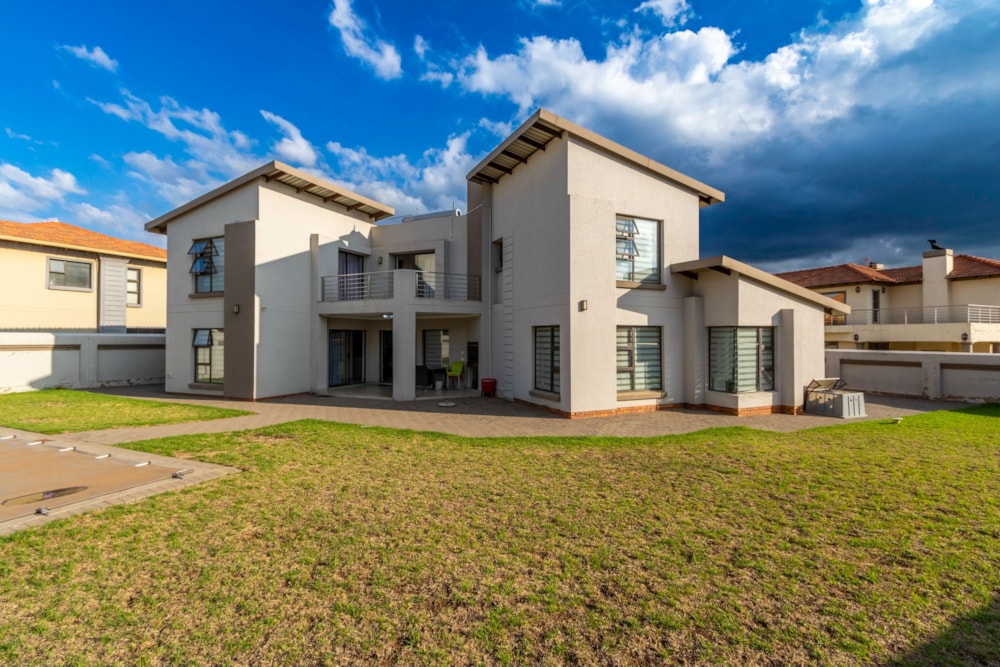 Double-storey house for sale in Helderwyk Estate - 1BJ1678586