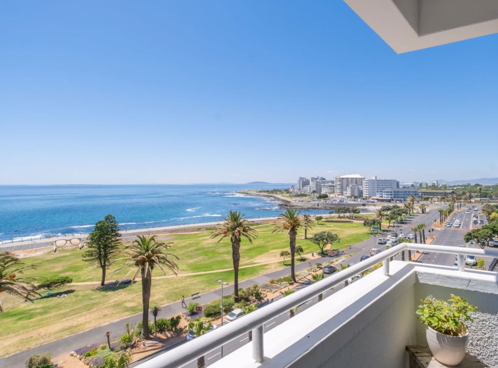 Apartment for sale in Three Anchor Bay - AS1680871