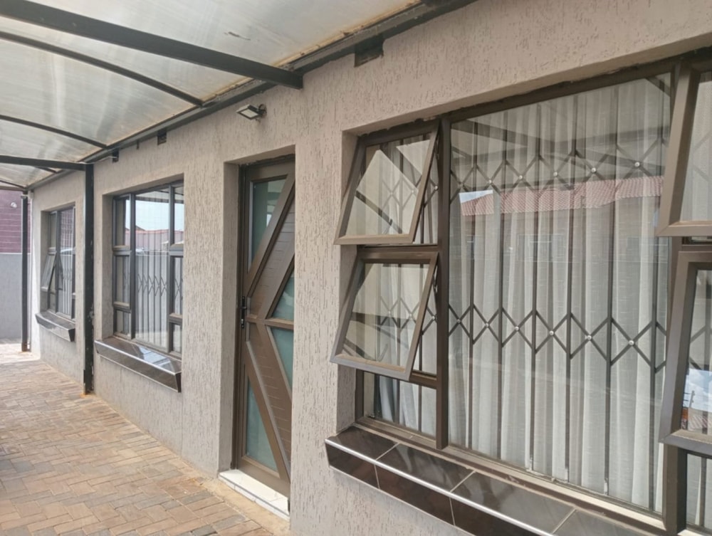 House sold in Kwa Thema - 1SP1679746