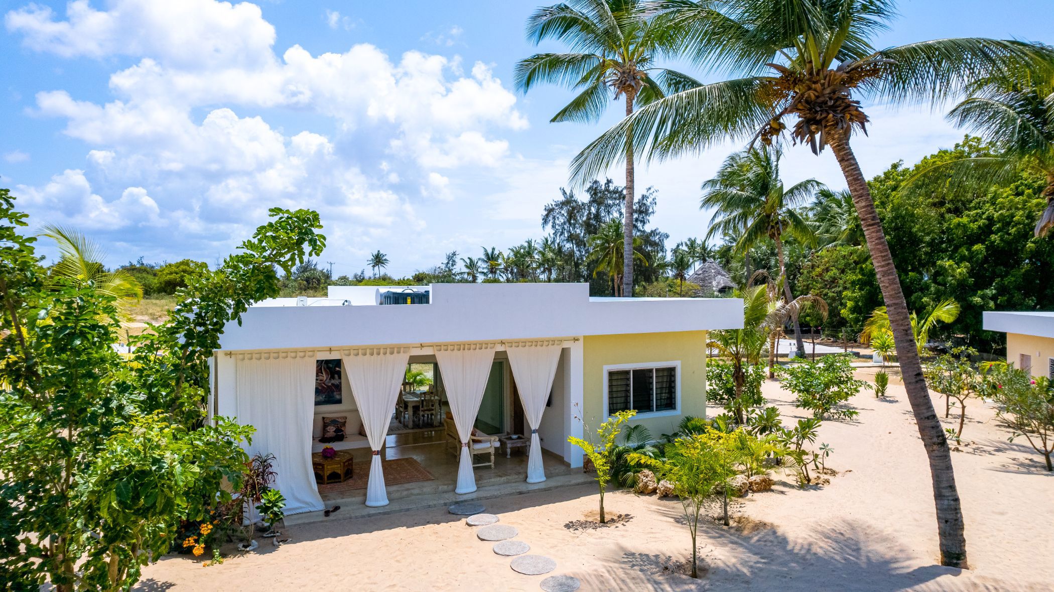 Beachfront villa sold in Malindi, Kenya - 3KE1680574