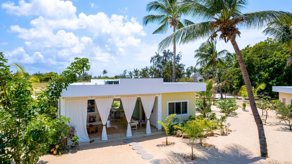 Beachfront villa sold in Malindi, Kenya - 3KE1680574 Beachfront villa sold in Malindi, Kenya - 3KE1680574