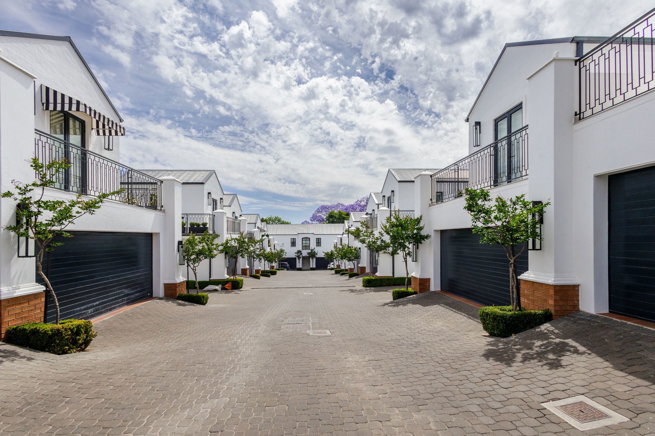 Apartment let in Hyde Park, Sandton - JBL1680151