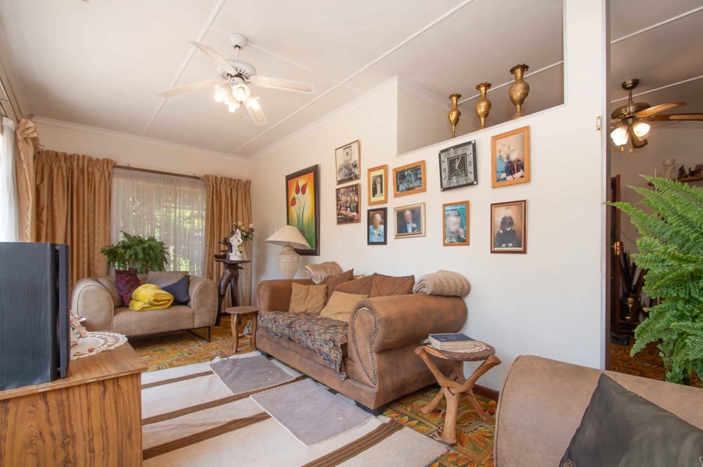 House for sale in Greenhills - 1KR1680721 House for sale in Greenhills - 1KR1680721