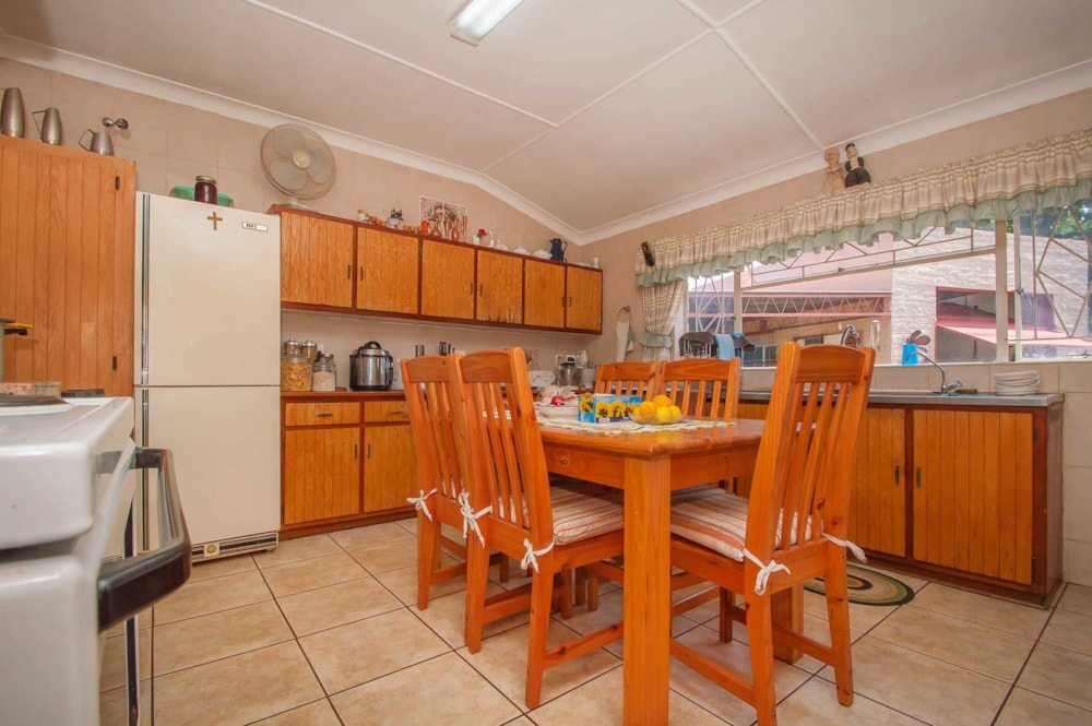 House for sale in Greenhills - 1KR1680721 House for sale in Greenhills - 1KR1680721