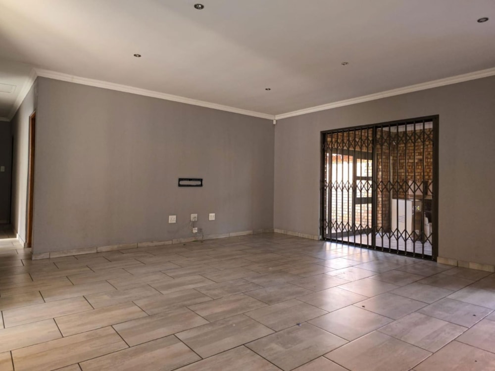 Cluster let in New Redruth - 1GV1680567 Cluster let in New Redruth - 1GV1680567