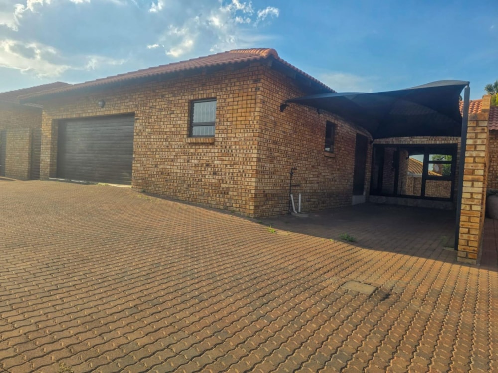 Cluster let in New Redruth - 1GV1680567 Cluster let in New Redruth - 1GV1680567