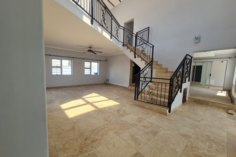 House let in West Beach, Blouberg - 1TV1680748