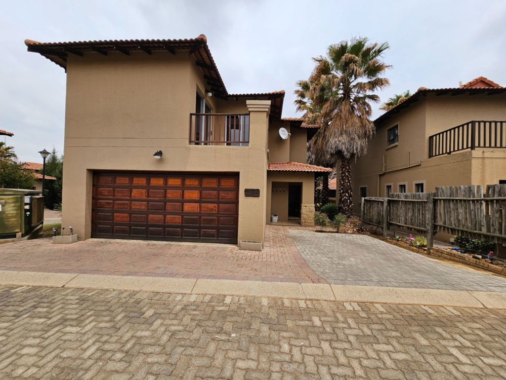 Double-storey house for sale in Risiville - 1VT1680684