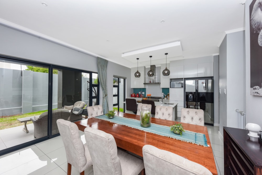 Townhouse for sale in Lonehill - FW1680877 Townhouse for sale in Lonehill - FW1680877