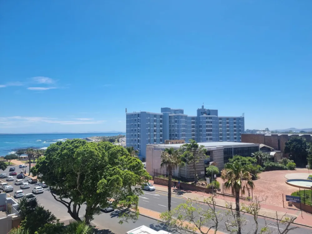 Apartment let in Three Anchor Bay - ASL1725262