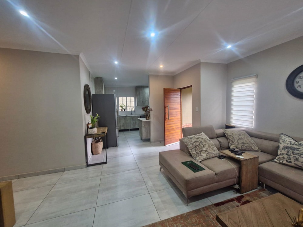 House for sale in Hexrivier Lifestyle Estate - 1RU1681032