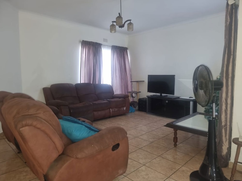 Security complex home for sale in Tasbet Park Ext 2 - 1WD1681135
