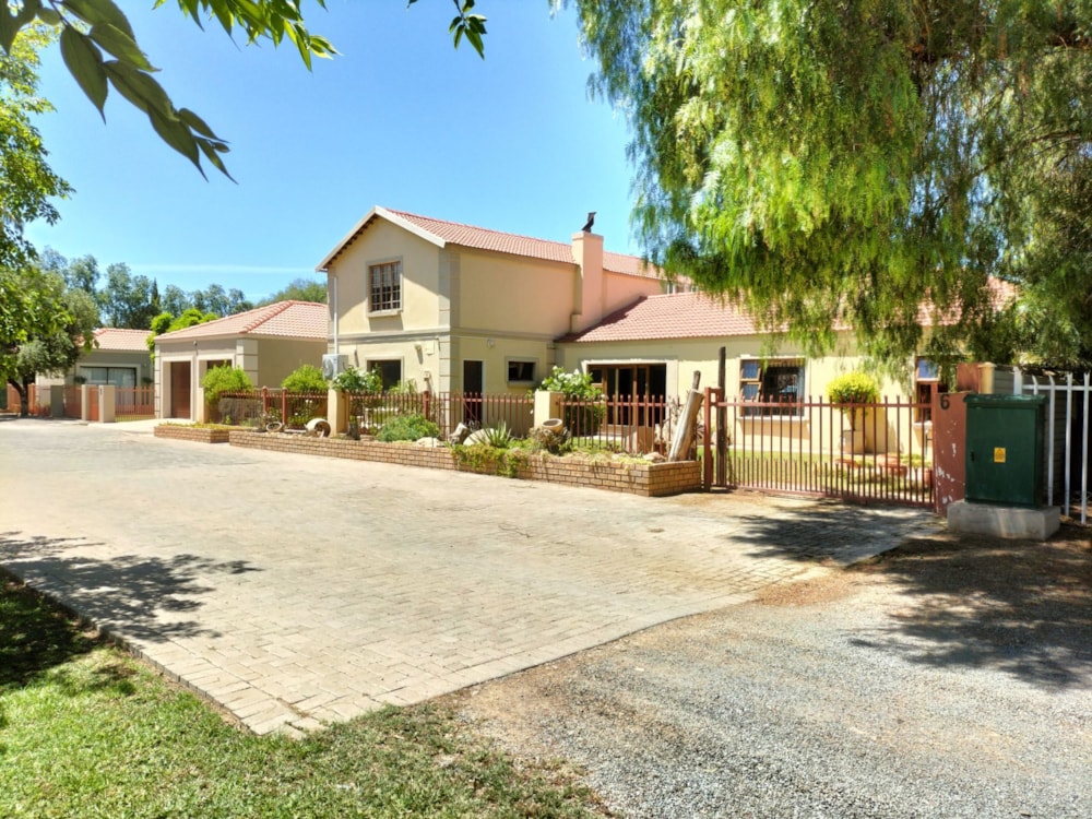 Double-storey house for sale in Douglas - 1KJ1681821