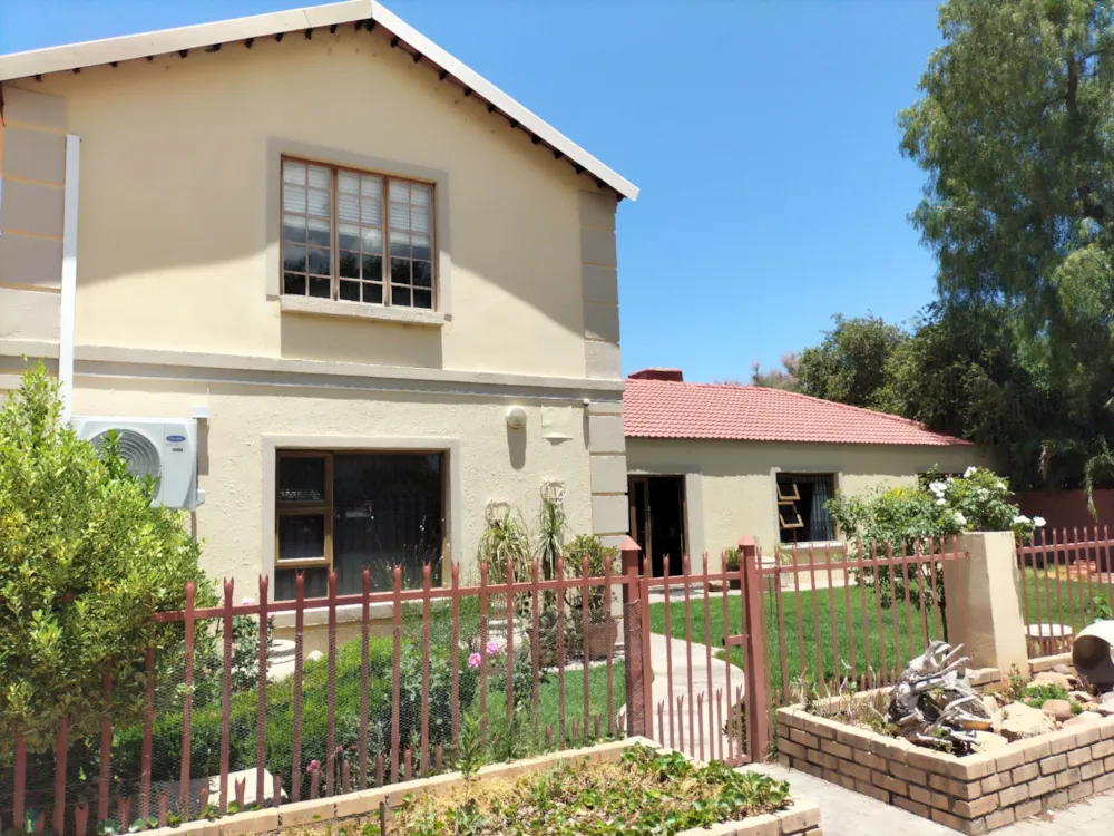 Double-storey house for sale in Douglas - 1KJ1681821
