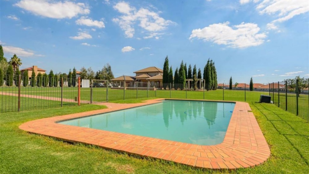 Security complex home for sale in Parkrand - BOK1682142