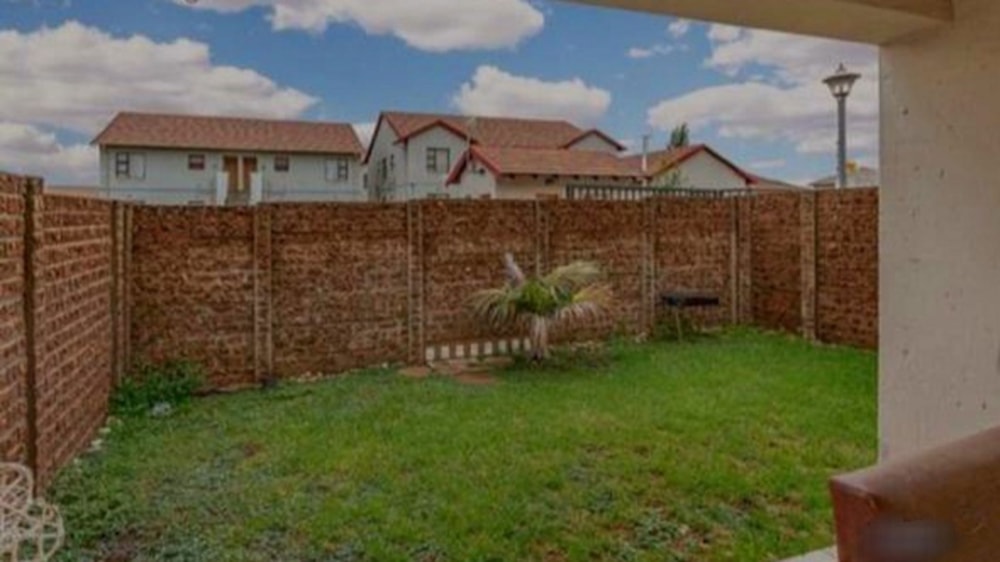Security complex home for sale in Parkrand - BOK1682142