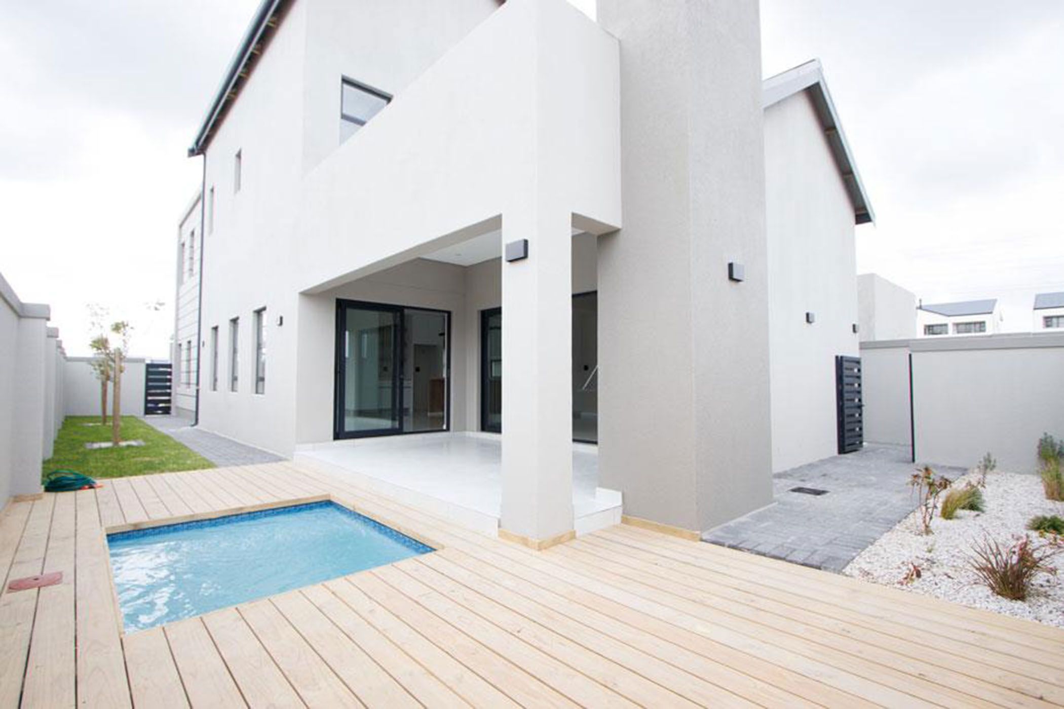 Double-storey house for sale in Sandown, Blouberg - 1TV1690341