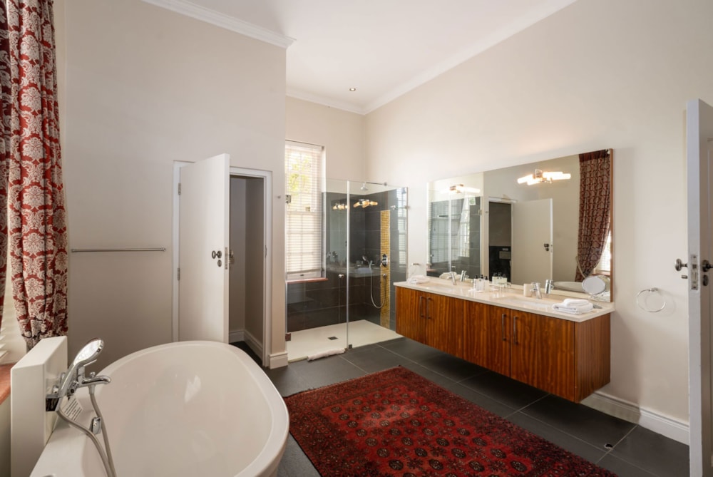 Guesthouse sold in Stellenbosch - PGLAG1681413 Guesthouse sold in Stellenbosch - PGLAG1681413