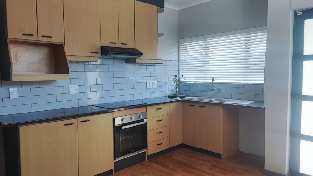 House let in Rondebosch East - RBL1681485 House let in Rondebosch East - RBL1681485