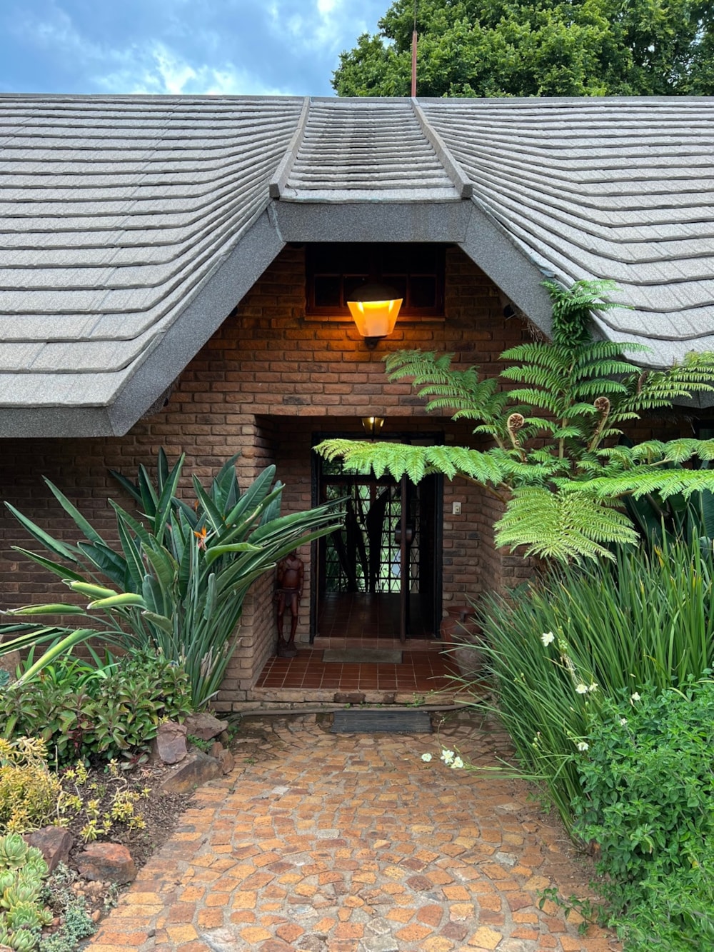 House to rent in Zwavelpoort SH - PTL1704346 House to rent in Zwavelpoort SH - PTL1704346