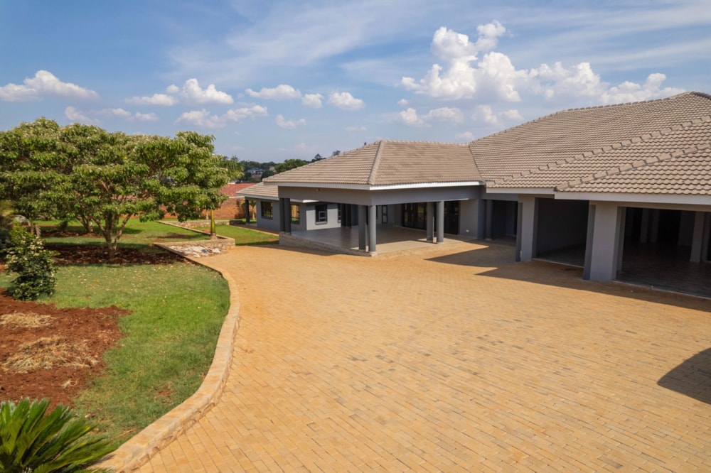 House for sale in Harare, Zimbabwe - 3ZB1681892 House for sale in Harare, Zimbabwe - 3ZB1681892