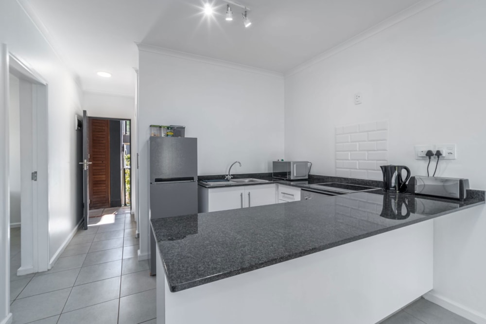 Apartment for sale in Waterfall, Upper Highway - 1KF1681923