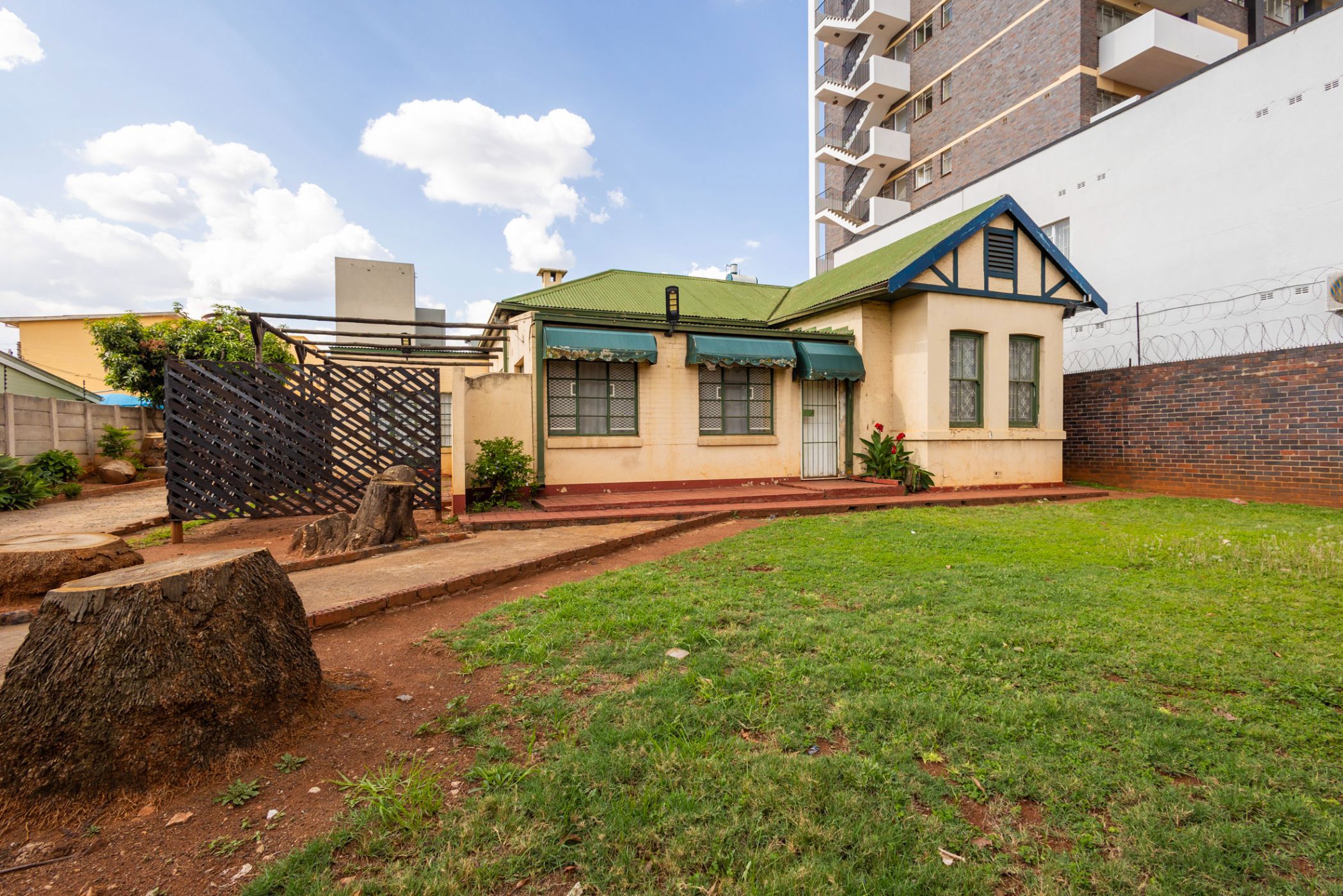 Commercial office for sale in Harare CBD, Zimbabwe - 3ZB1682434