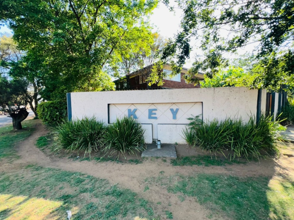 Security complex home for sale in Witbank (eMalahleni) - 1WD1682282