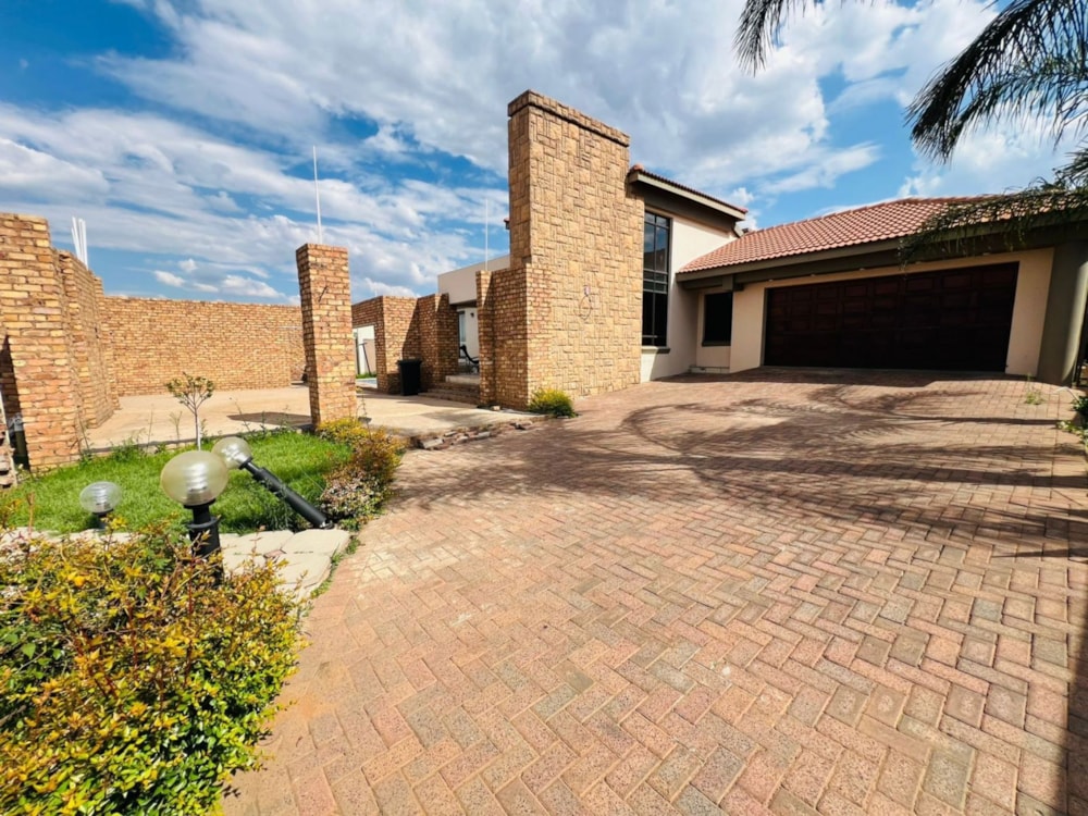 Security complex home for sale in Ben Fleur - 1WD1682288