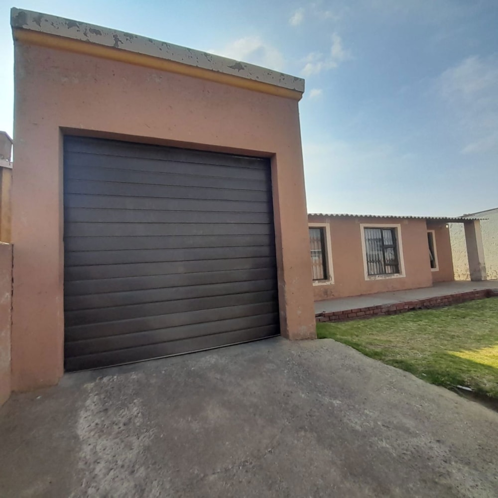House for sale in Kwa Thema - 1SP1682500