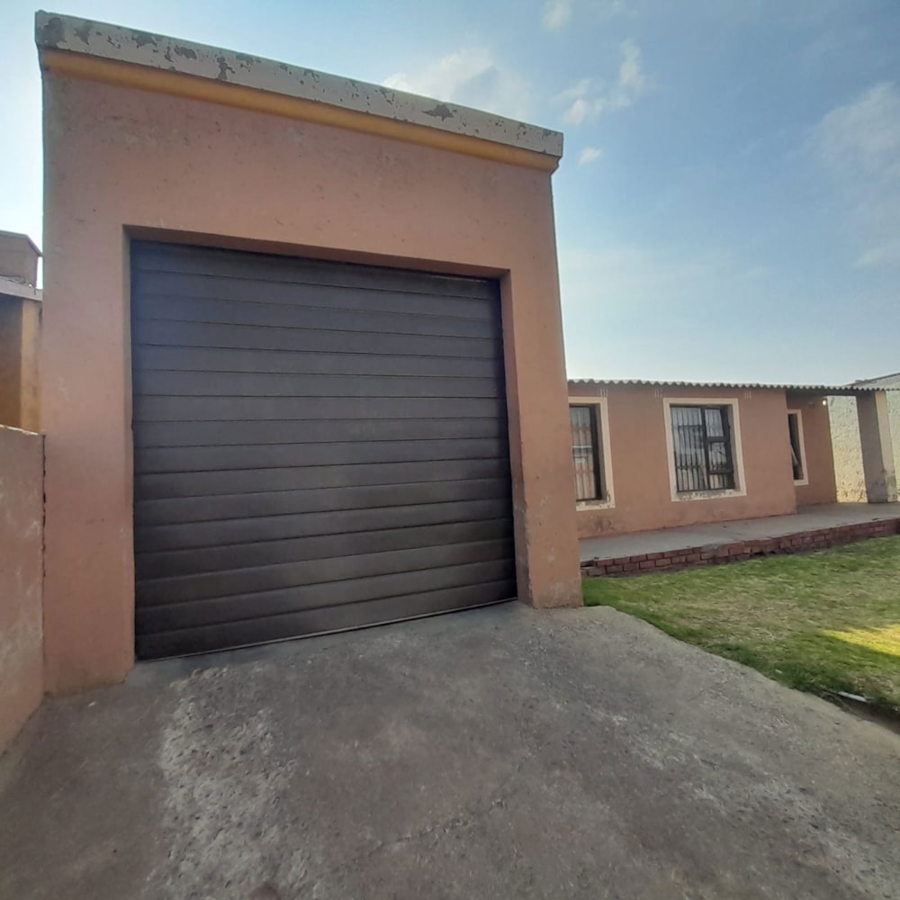 House for sale in Kwa Thema - 1SP1682500
