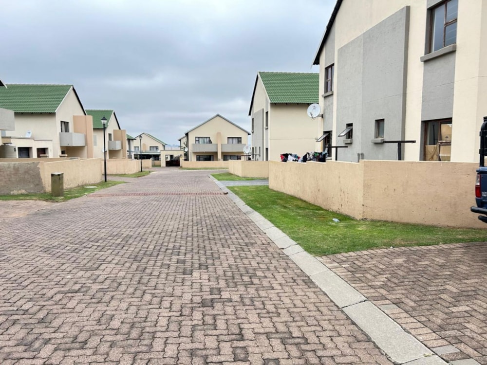 Security complex home for sale in Tasbet Park Ext 1 - 1WD1682368