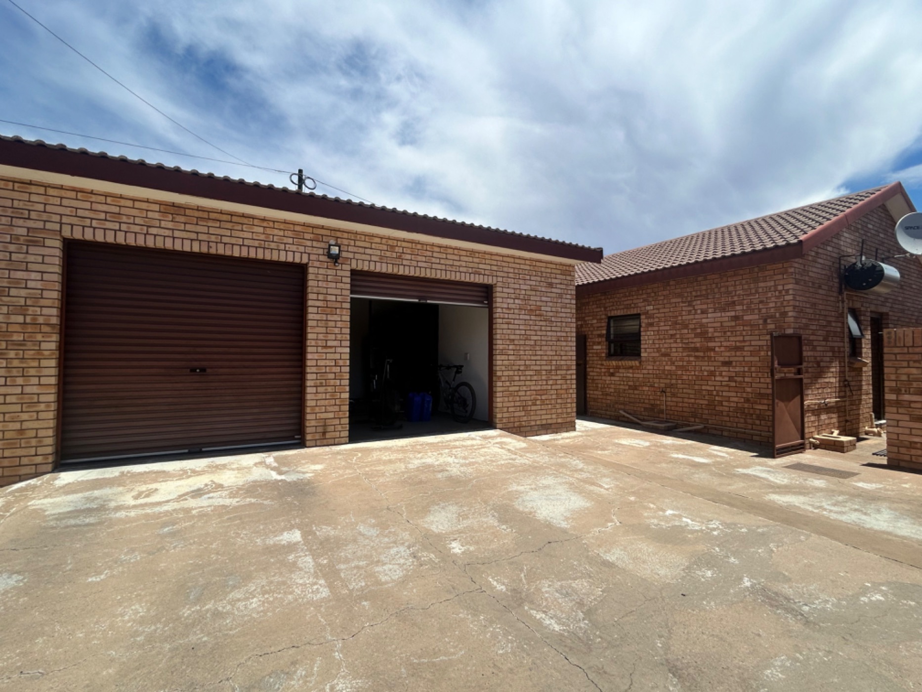 Townhouse for sale in Cassandra - 1KJ1682373