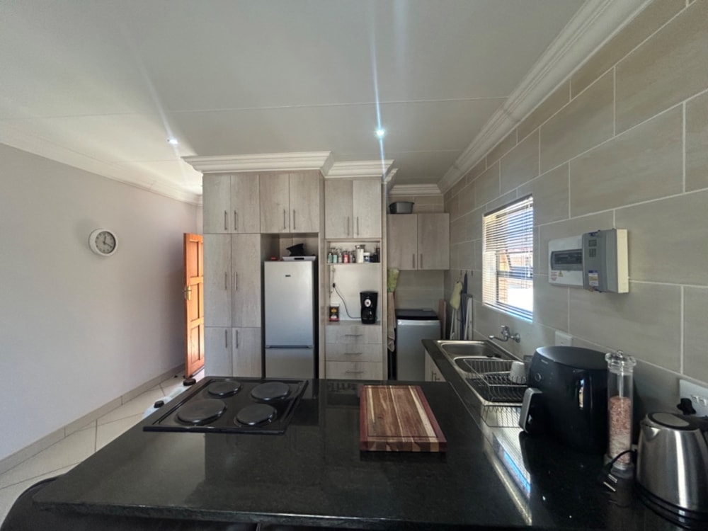 Townhouse for sale in Cassandra - 1KJ1682373