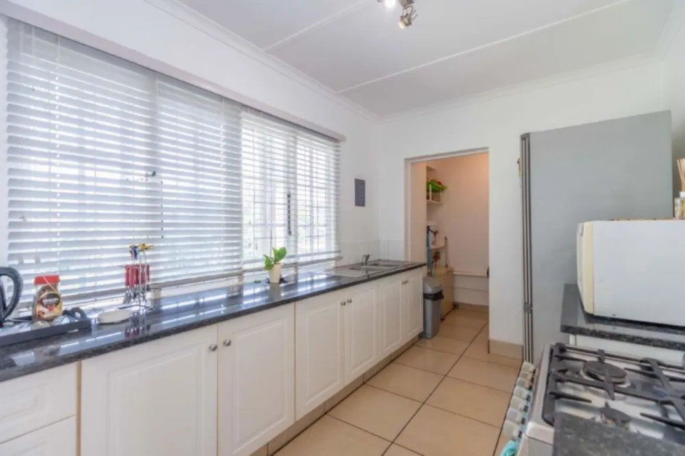 Garden cottage let in Kloof - 1KF1717701 Garden cottage let in Kloof - 1KF1717701