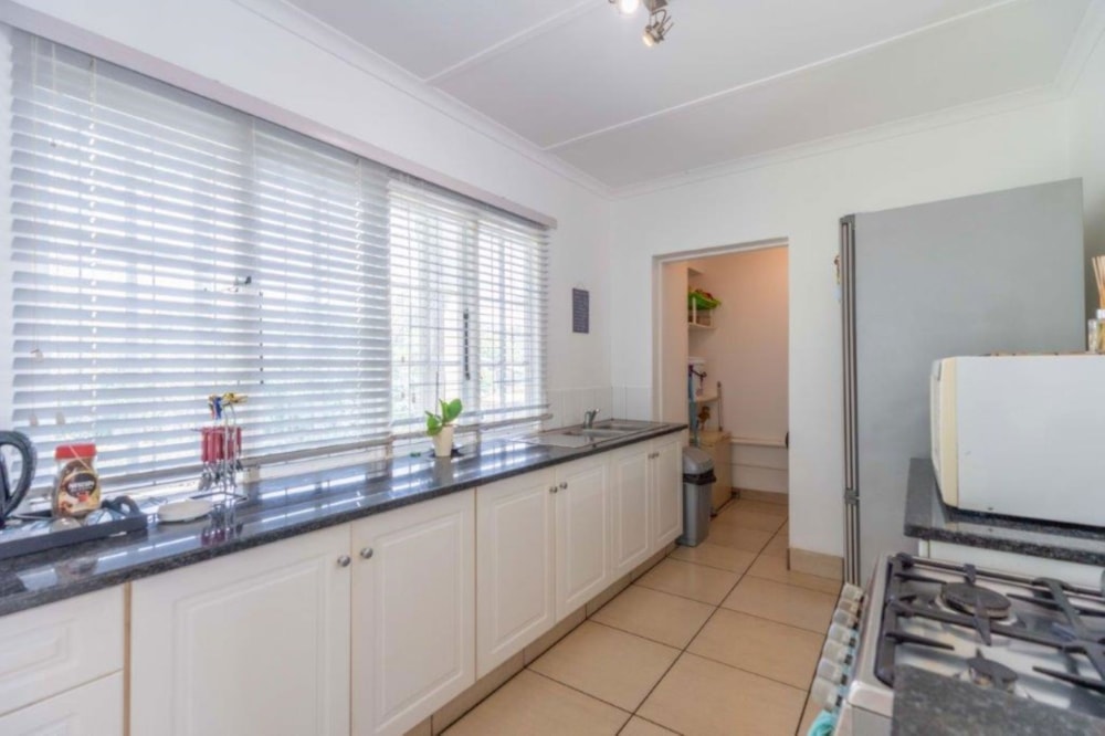 Garden cottage to rent in Kloof - 1KF1717701 Garden cottage to rent in Kloof - 1KF1717701