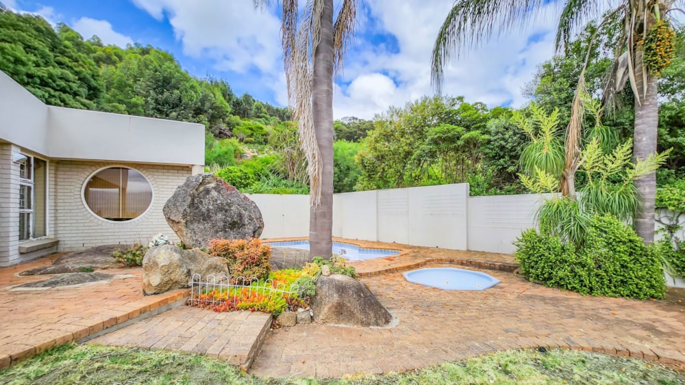 Double-storey house sold in Paarl - VLV1682502 Double-storey house sold in Paarl - VLV1682502