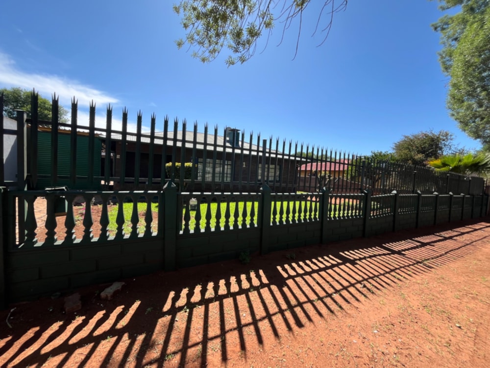 House for sale in Vanderbijlpark CW 1 - 1VT1682887