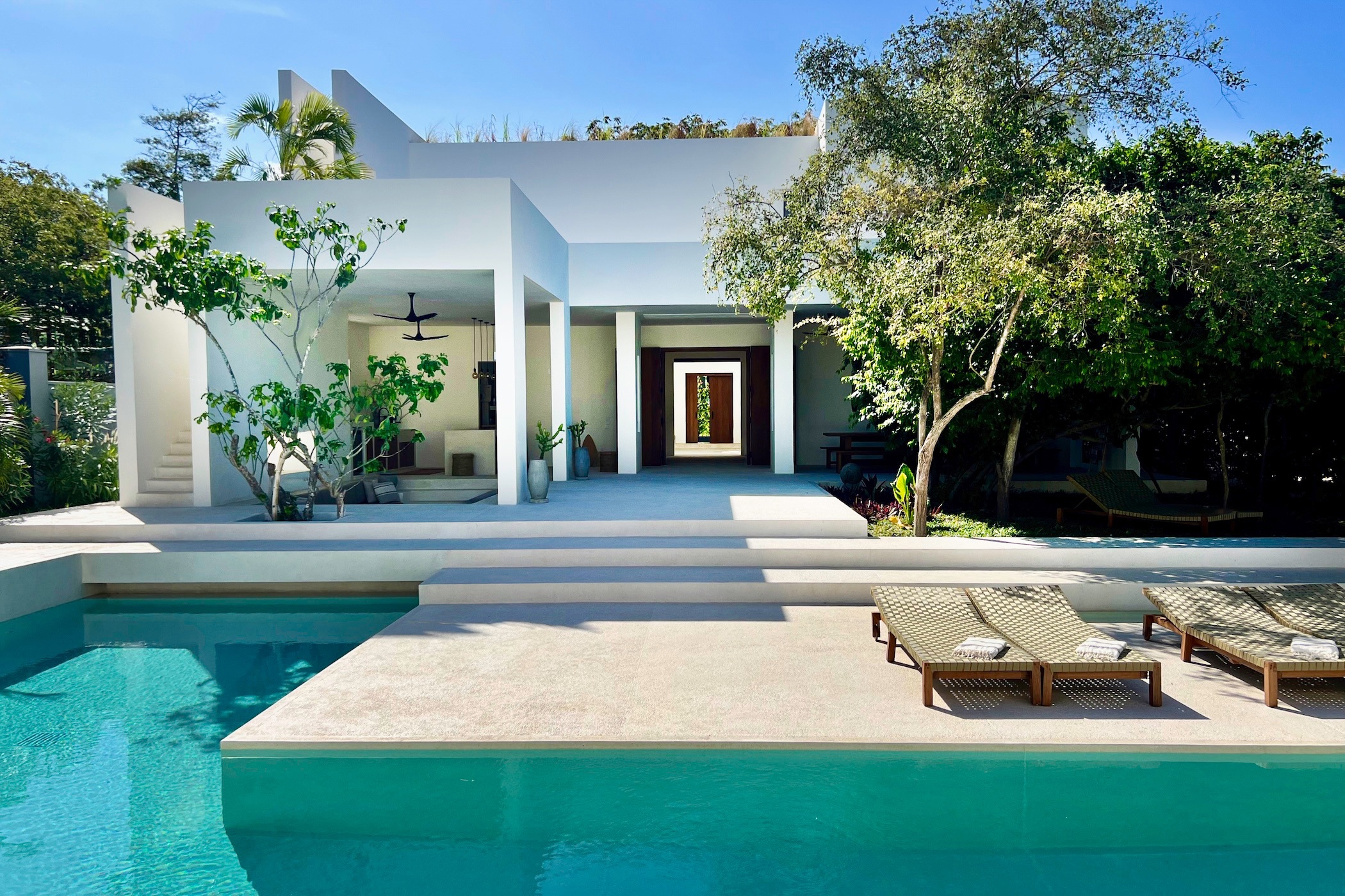 Beachfront villa to rent in Galu, Kenya - 3KE1682687