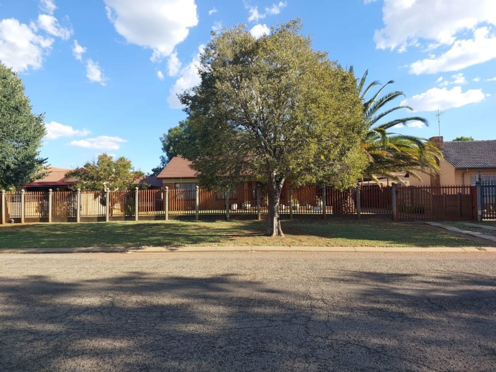 House for sale in Vanderbijlpark SE 6 - 1VT1682617