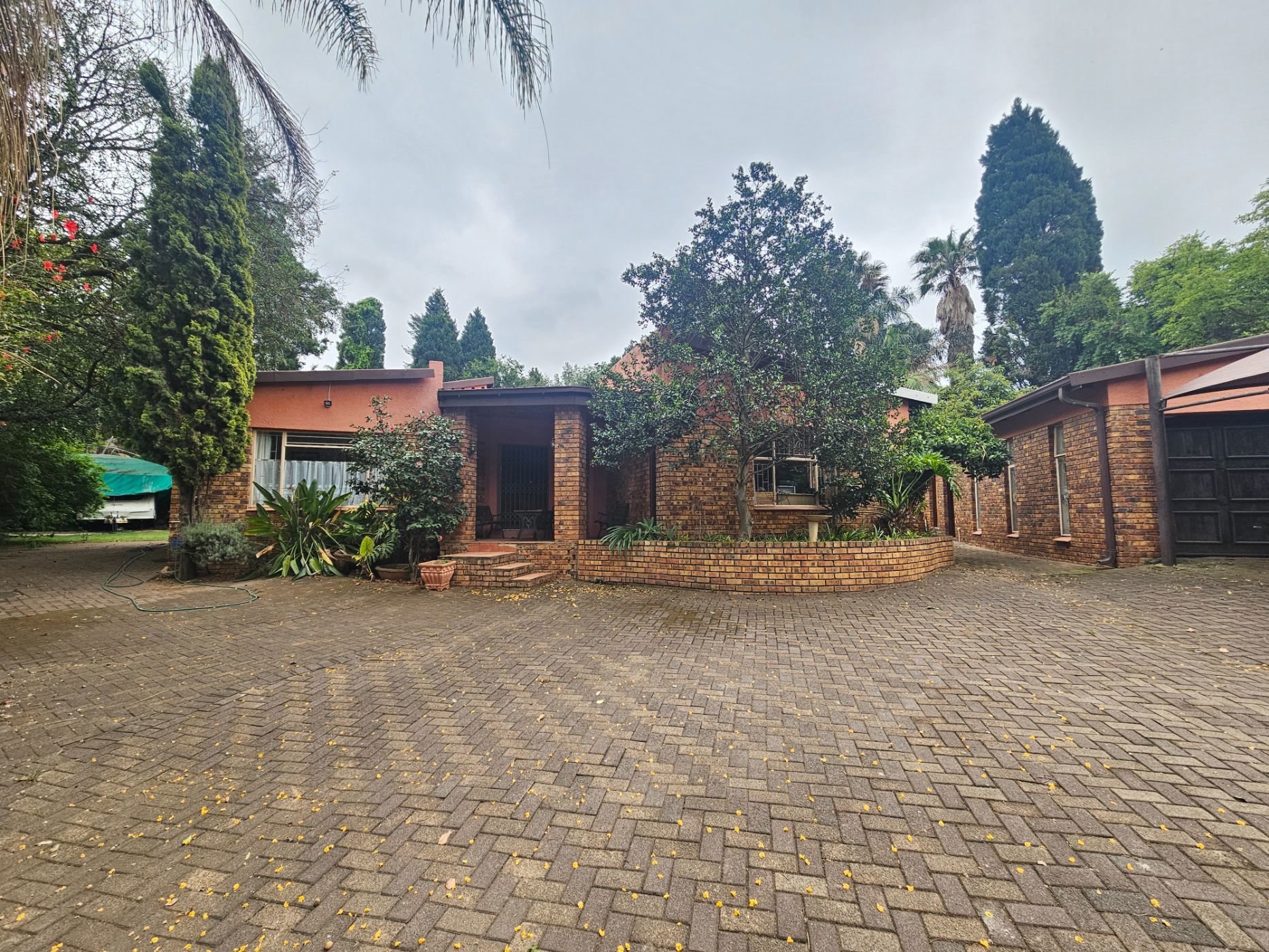 House for sale in Hutten Heights - 1NW1680527